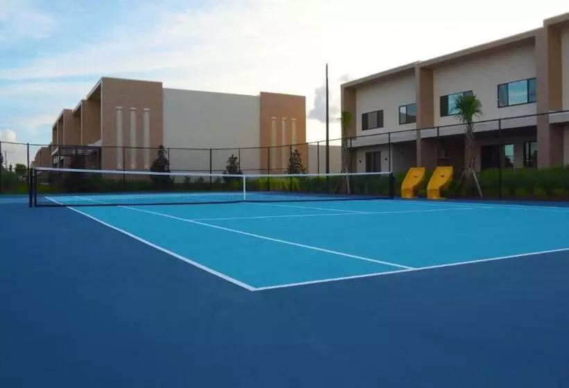 Hotelli Magic Village Views Trademark Collection By Wyndham