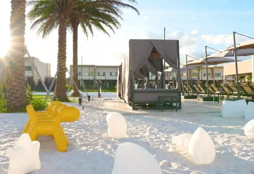 Hotelli Magic Village Views Trademark Collection By Wyndham