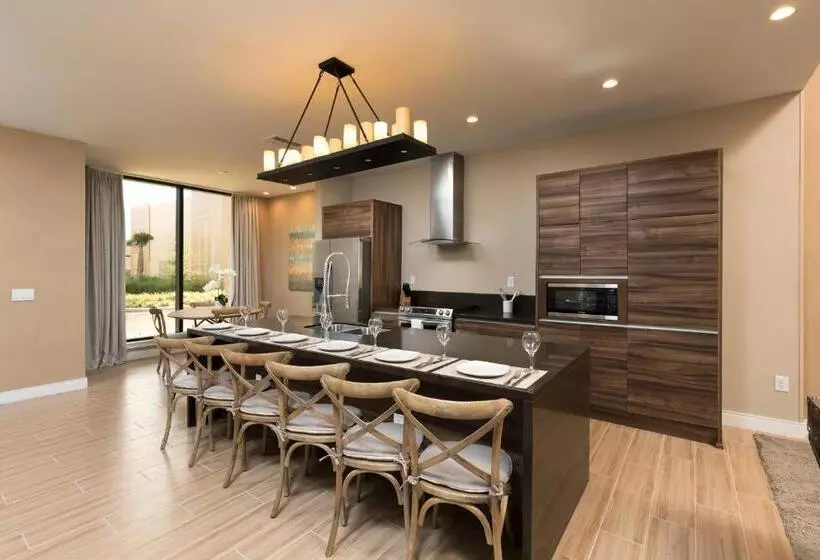 Hotelli Magic Village Views Trademark Collection By Wyndham