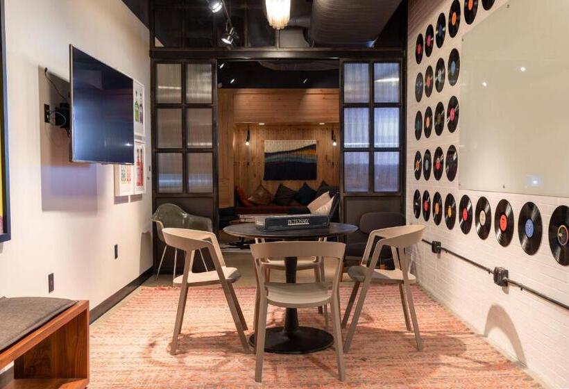 هتل Moxy Nashville Downtown