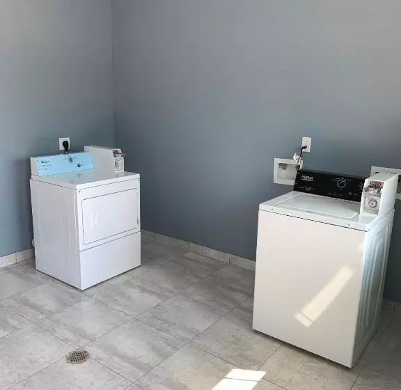 Hotelli Scottish Inns And Suites Scarsdale