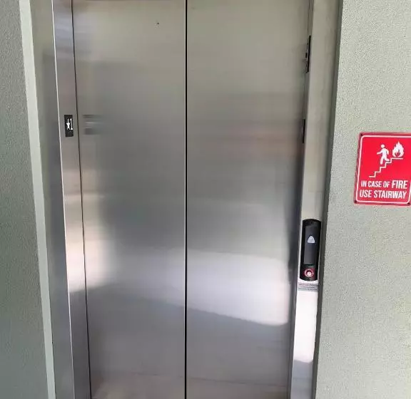 Hotelli Scottish Inns And Suites Scarsdale