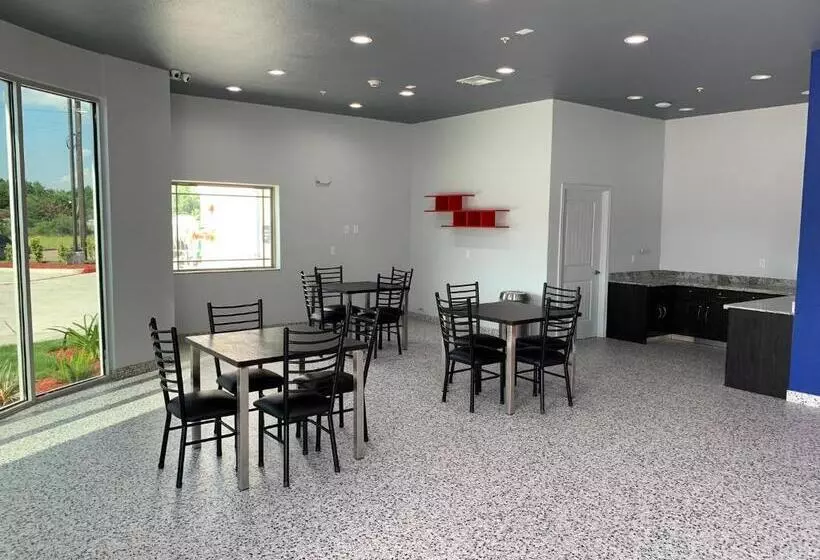 Hotelli Scottish Inns And Suites Scarsdale