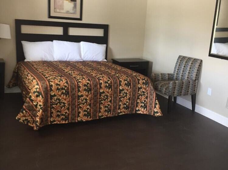 Мотель Suburban S Lavilla Inn