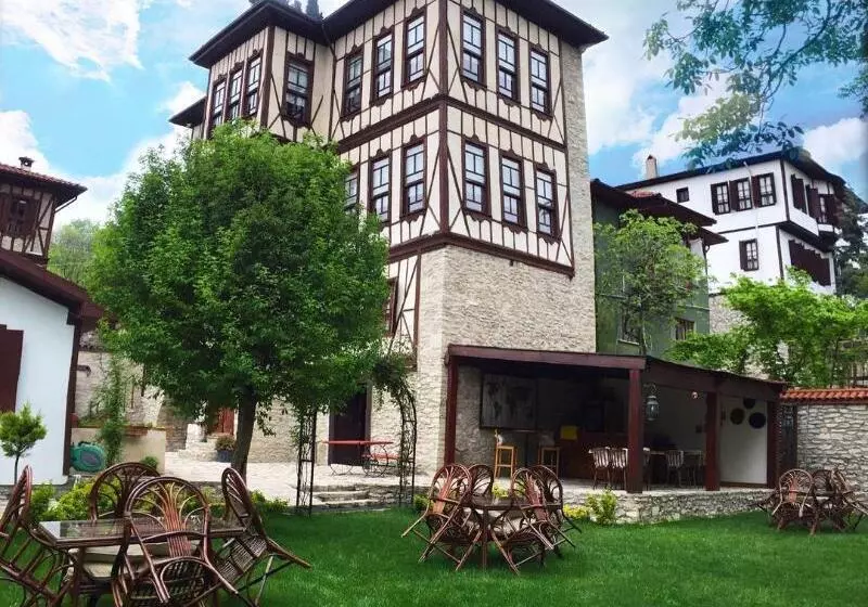 Aamiaismajoitus (B&B) Karauzumler Konagi