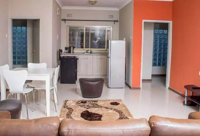 تختخواب و صبحانه Rosevilla Lodge