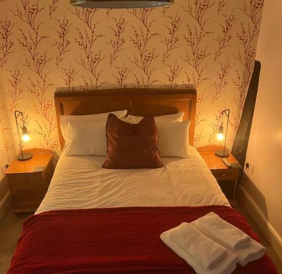 مبيت وإفطار The Bull