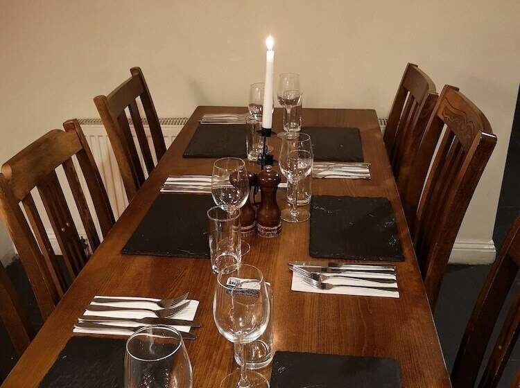 Hostal The White Hart