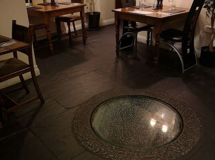 Hostal The White Hart