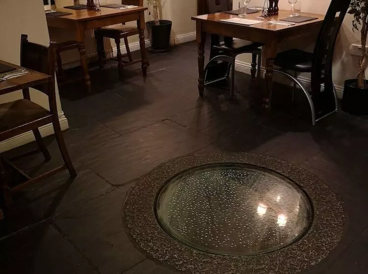 Hostal The White Hart