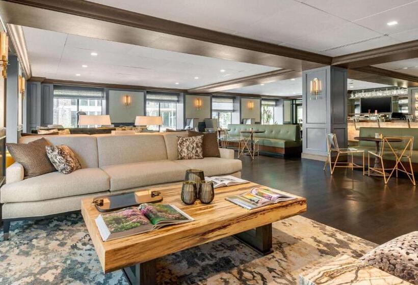 Cambria Hotel Houston Downtown Convention Center