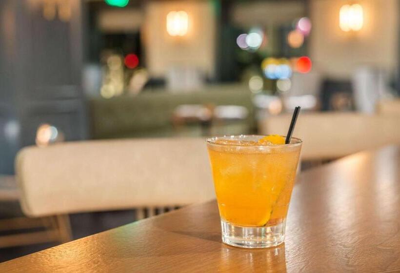 Cambria Hotel Houston Downtown Convention Center