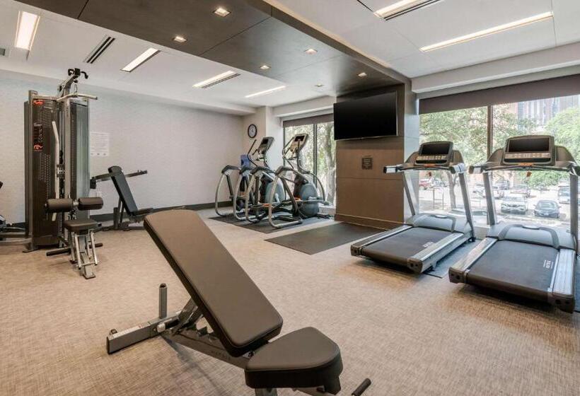 Cambria Hotel Houston Downtown Convention Center