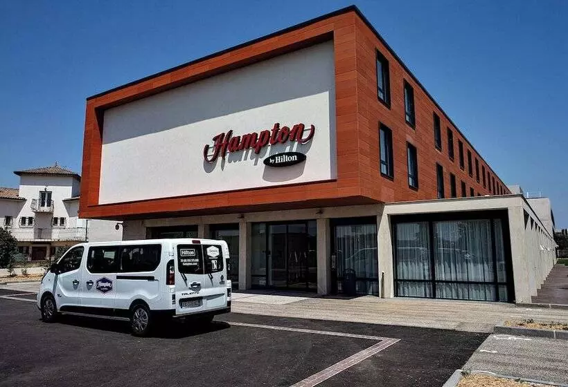 ホテル Hampton By Hilton Toulouse Airport