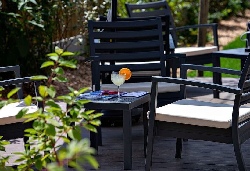 هتل Hampton By Hilton Toulouse Airport