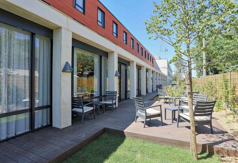 هتل Hampton By Hilton Toulouse Airport