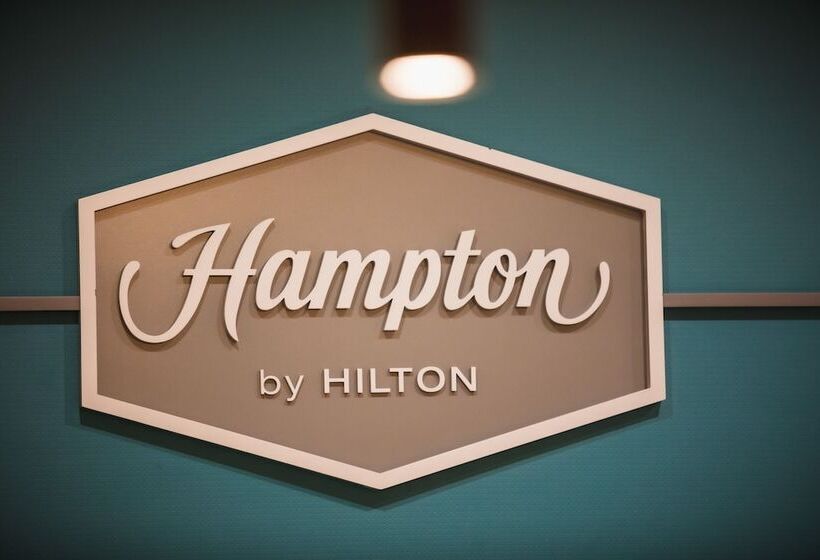هتل Hampton By Hilton Toulouse Airport
