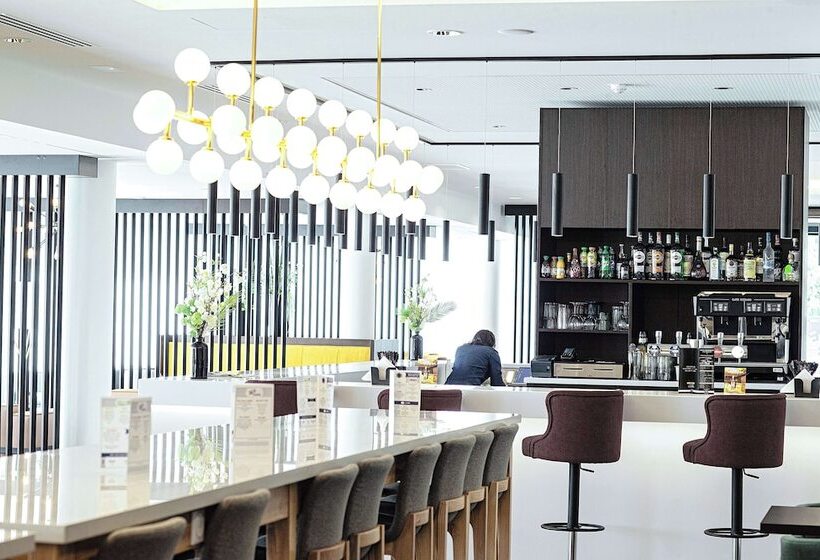 هتل Hampton By Hilton Toulouse Airport