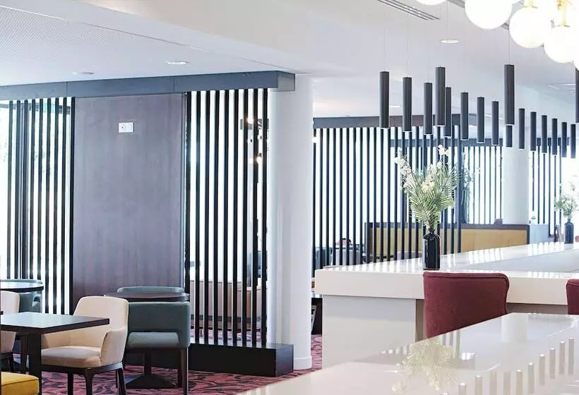 ホテル Hampton By Hilton Toulouse Airport