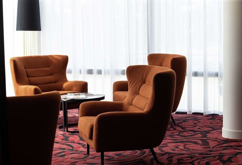 هتل Hampton By Hilton Toulouse Airport