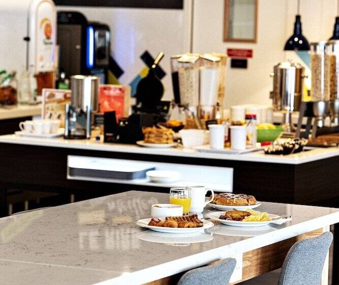 هتل Hampton By Hilton Toulouse Airport