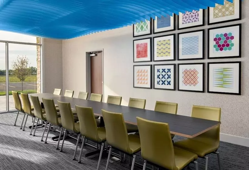 ホテル Holiday Inn Express & Suites   Elkhorn   Lake Geneva Area, An Ihg