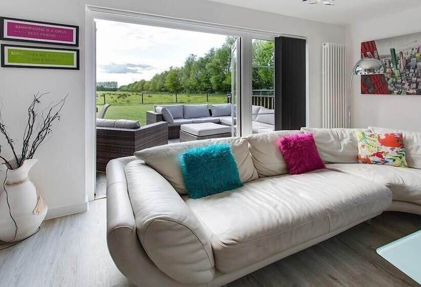 Отель La Fortuna Lodges