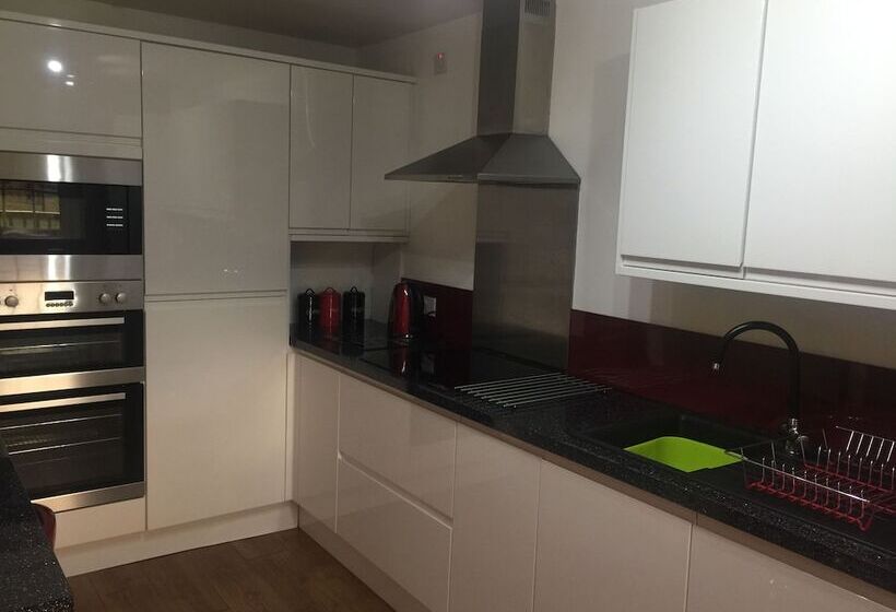 Отель La Fortuna Lodges