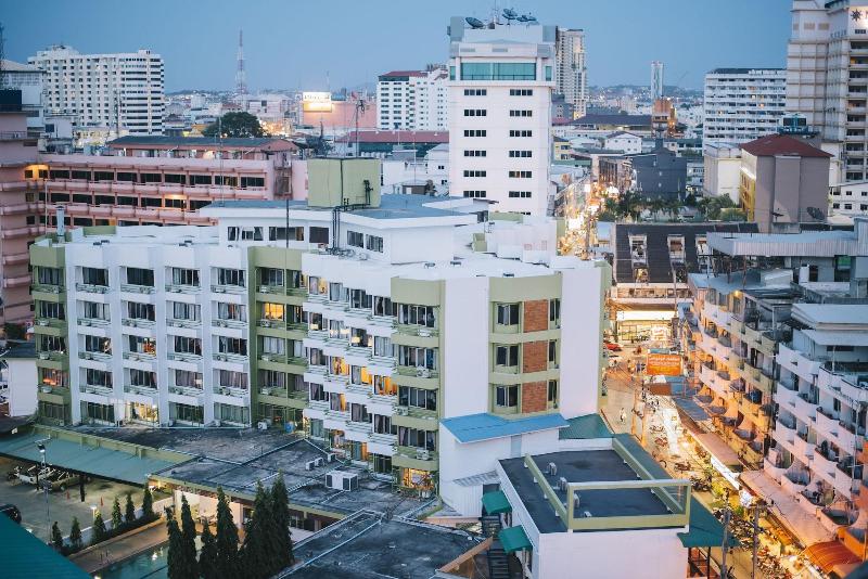 בית מלון כפרי Marine Yensabai  Pattaya