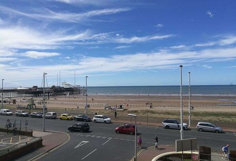 Отель South Beach Kings Promenade