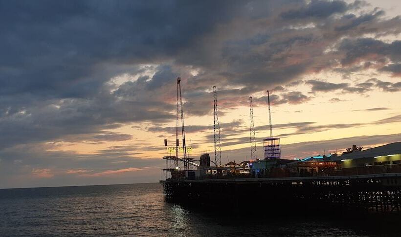 Отель South Beach Kings Promenade