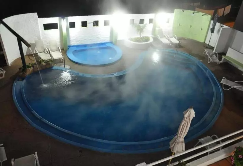 ホテル Village Termas Del Dayman