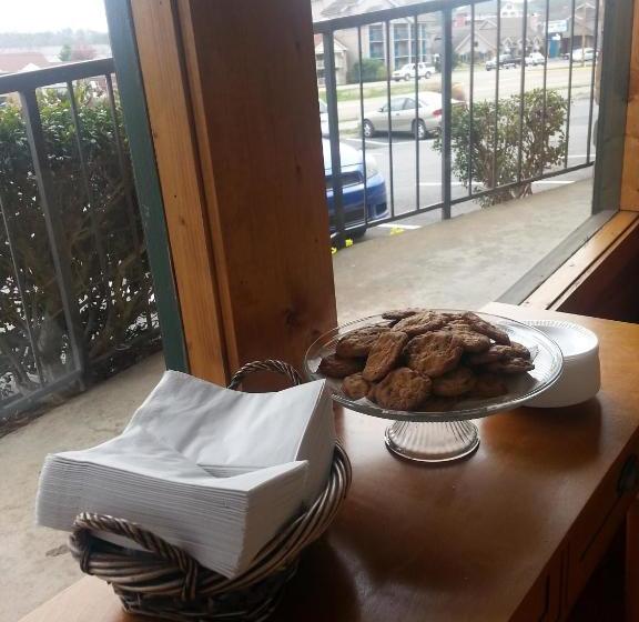 Mountain Breeze Motel