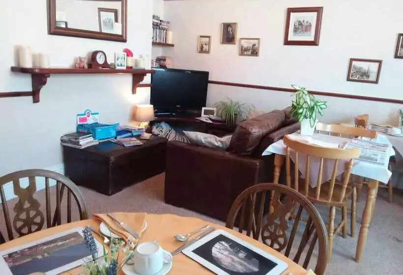 Majatalo Boulmer Guest House