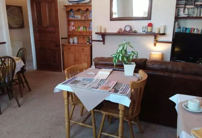 Majatalo Boulmer Guest House