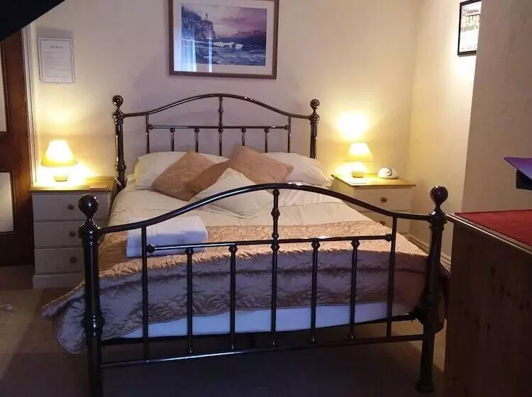 Majatalo Boulmer Guest House