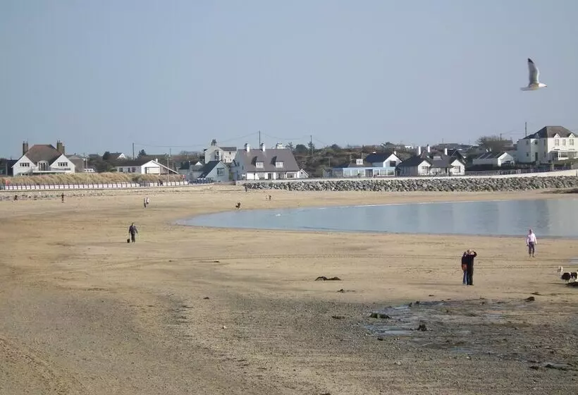 Majatalo The Beach Motel