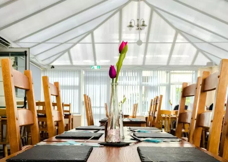 Majatalo The Beach Motel