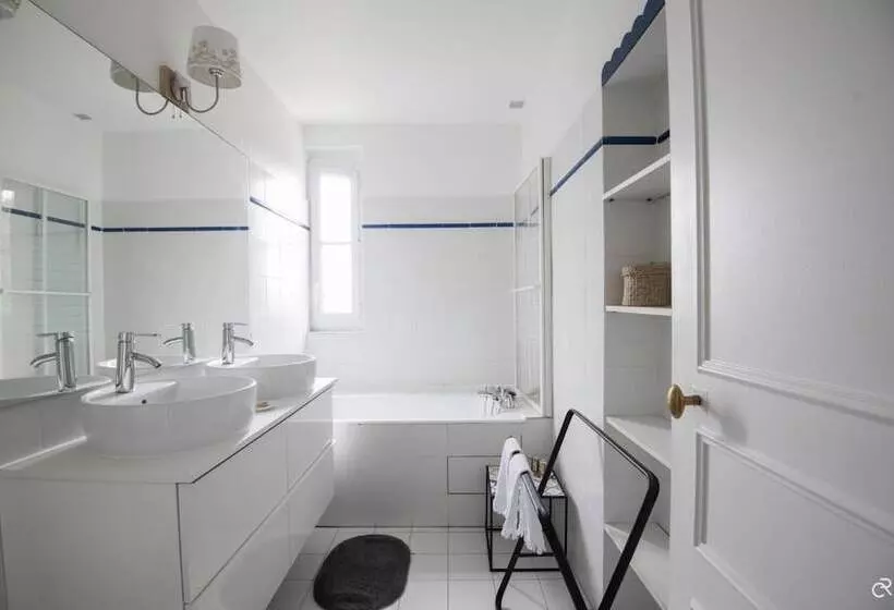 پانسیون Villa Trianon Versailles