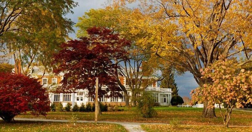 استراحتگاه Eastover Estate & Eco Village