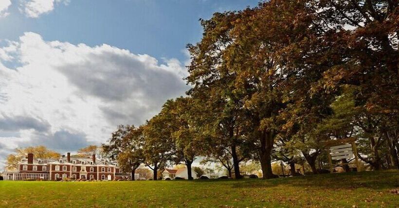 استراحتگاه Eastover Estate & Eco Village