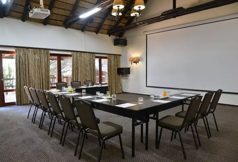 Отель Bakubung Bush Lodge