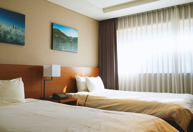 Hotel Mona Yongpyong