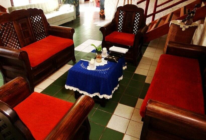 פונדק El Castillo Galapagos