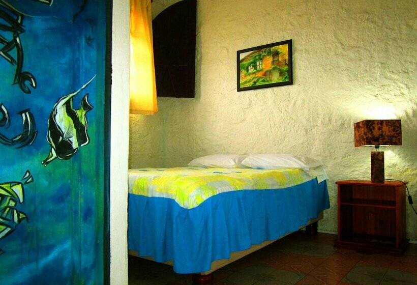 פונדק El Castillo Galapagos