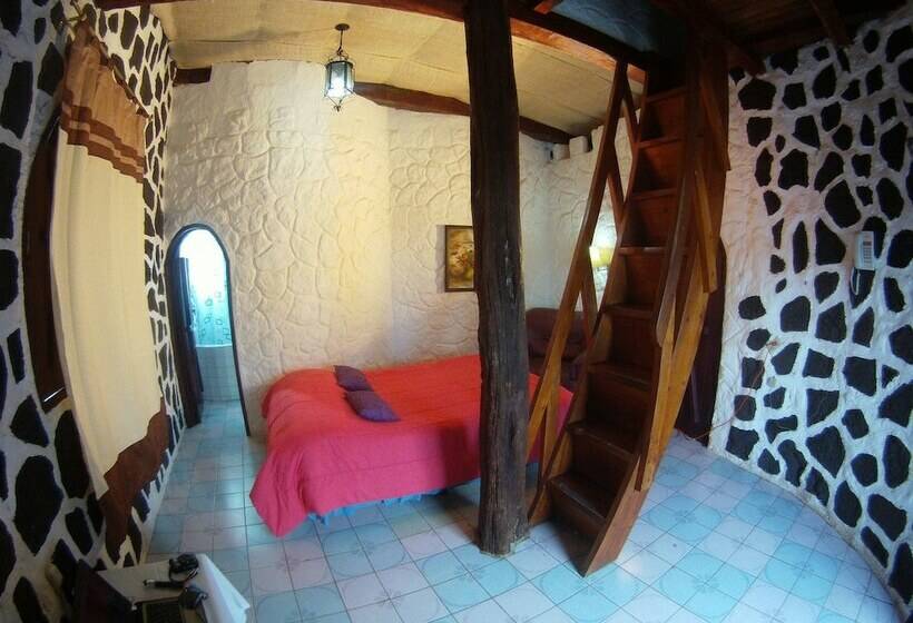 פונדק El Castillo Galapagos