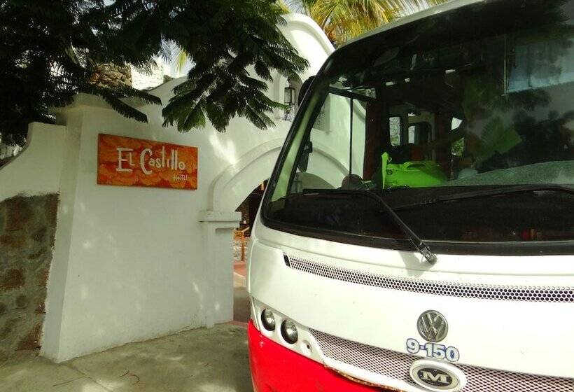 פונדק El Castillo Galapagos