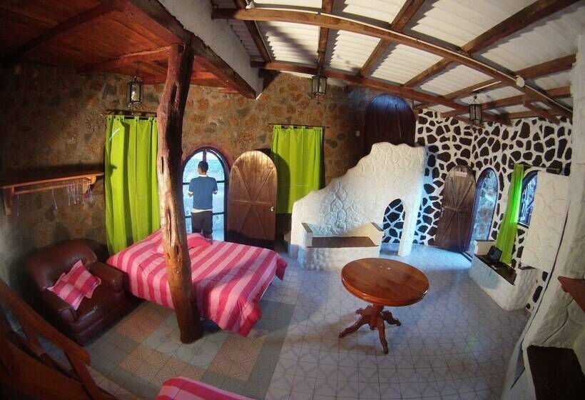 פונדק El Castillo Galapagos