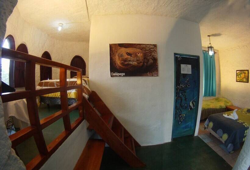 פונדק El Castillo Galapagos