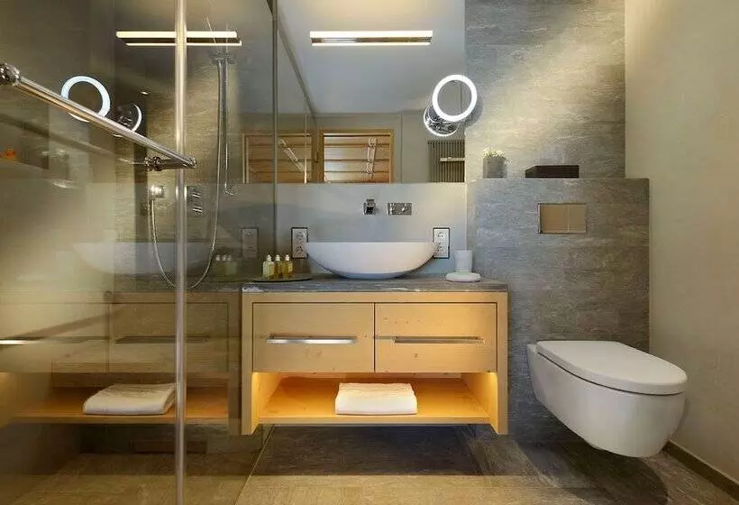 ホテル Arlberg Lech